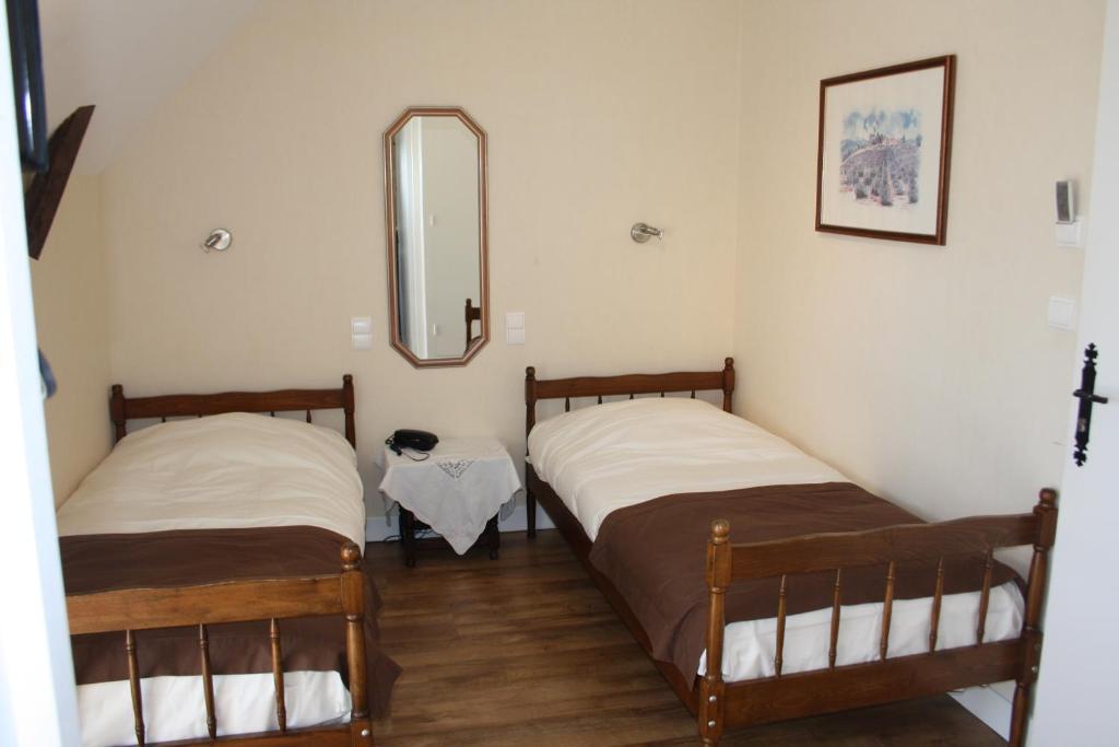 Auberge De Saint Julien Aux Bois Bilik gambar