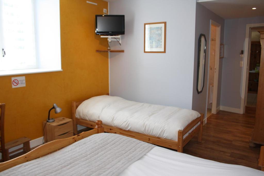 Auberge De Saint Julien Aux Bois Bilik gambar