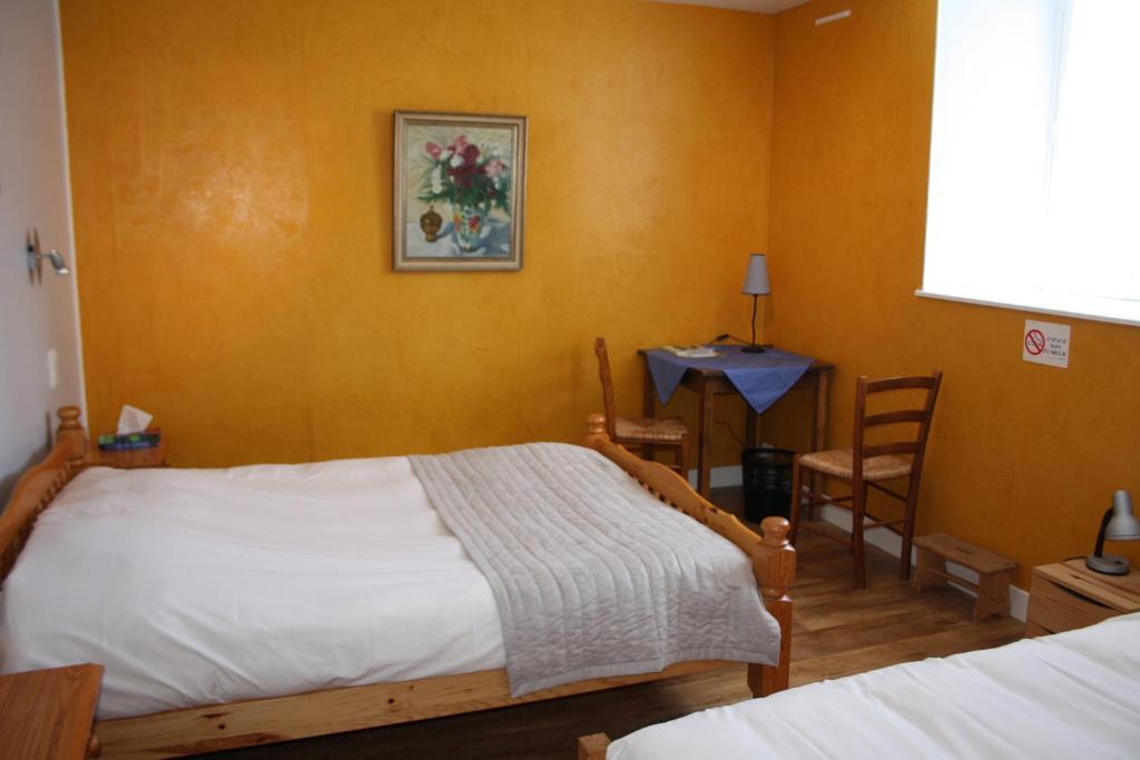 Auberge De Saint Julien Aux Bois Bilik gambar