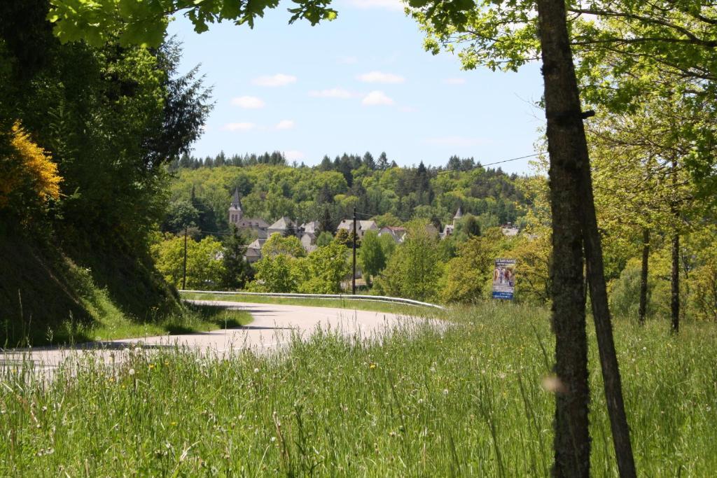 Auberge De Saint Julien Aux Bois Luaran gambar